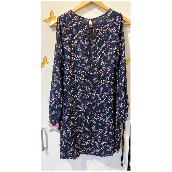 American Eagle Cold Shoulder dress - Picture 3 of 7